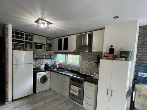 Casa 6 ambientes con 1 baño