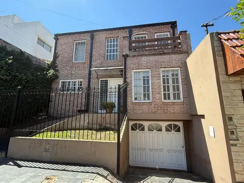 VENTA CASA 4 AMB COCHERA BERNAL APTO CREDITO