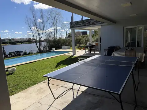 Casa en Alquiler de 5 dormitorios