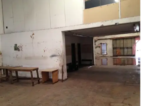 Galpon en Venta en Flores, USD 300.000