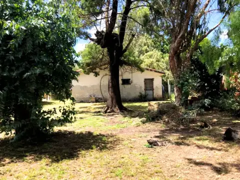Venta terreno con mejoras en San Luis