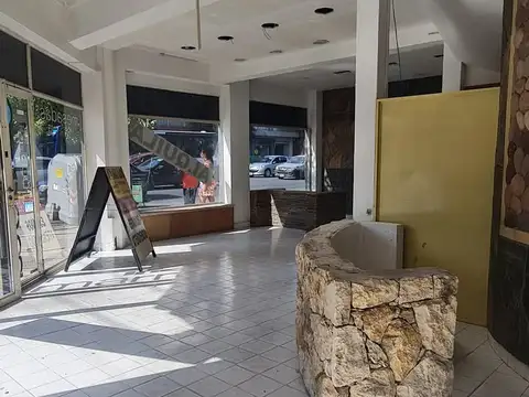 Local en Alquiler Via Púb.