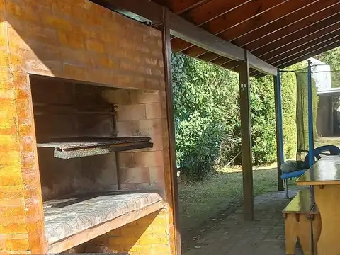 Casa 2 ambientes con 2 baños