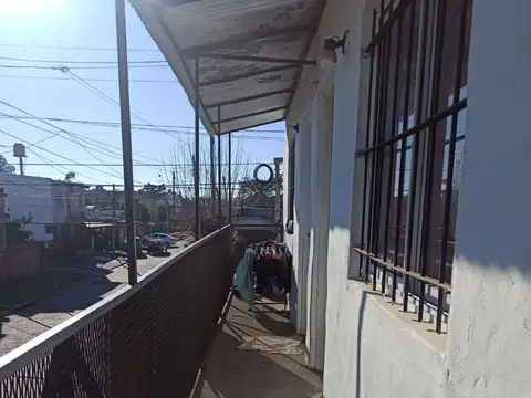 VENTA EDIFICIO 2 PISOS / 8 DTOS EZEIZA