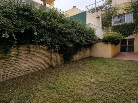 Excelente 3 amb con Patio y Jardin. Sin Expensas 