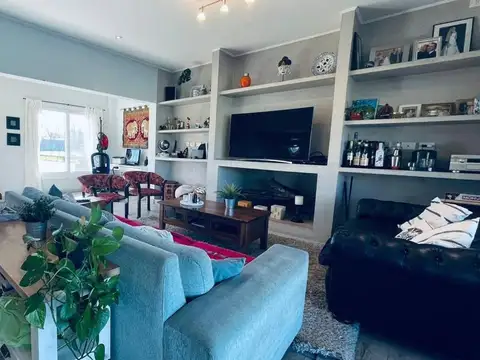 Casa en Venta en Garin, USD 408.000