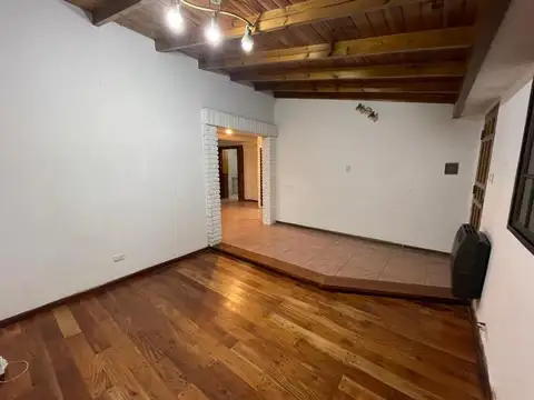 Depto Tipo Casa en Alquiler de 2 dormitorios