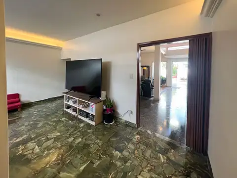 Casa en Venta en Parque Chacabuco, USD 270.000