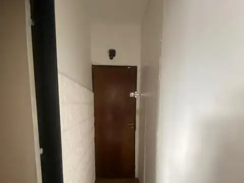 Peru 2500, Piso 2