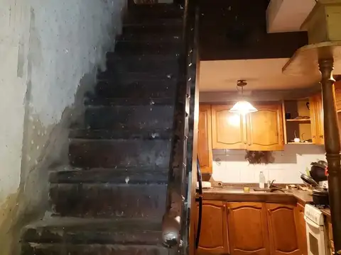 Depto Tipo Casa 4 ambientes con 2 baños