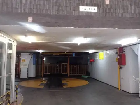 Av .Corrientes  esquina Uruguay 1400