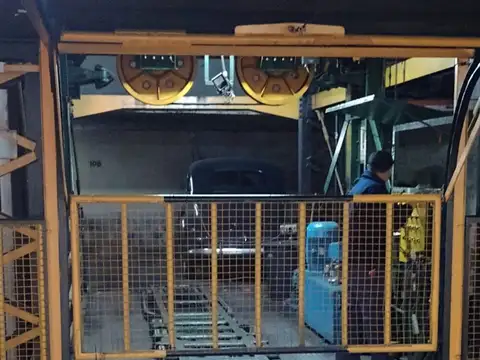 Av .Corrientes  esquina Uruguay 1400