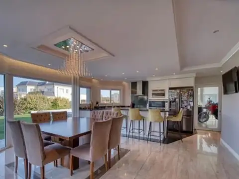 Casa 4 ambientes con 3 baños