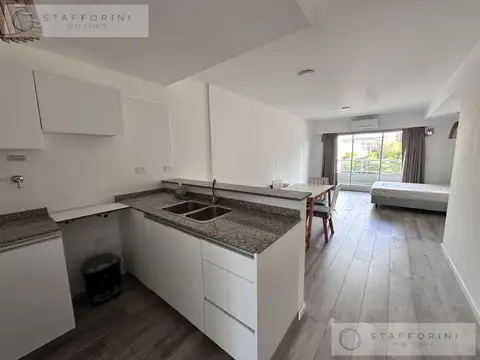 Monoambiente en Venta con Balcón y Patio en Villa Del Parque