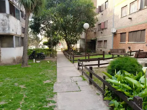 DEPARTAMENTO DE 3 AMBIENTES EN TORRE 5 DE COMPLEJO CERRADO.