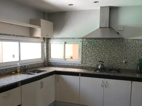 Casa en Venta en Jose Marmol, USD 160.000