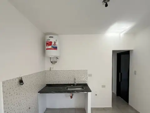 Av. Julio A Roca 900