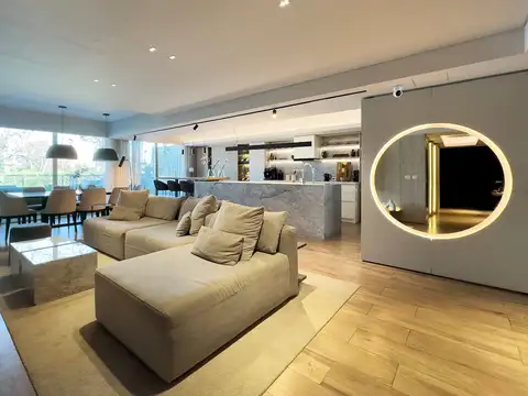 Venta Penthouse 6 ambientes, piscina 3 cocheras
