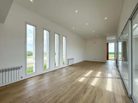 Casa 7 ambientes con 3 baños