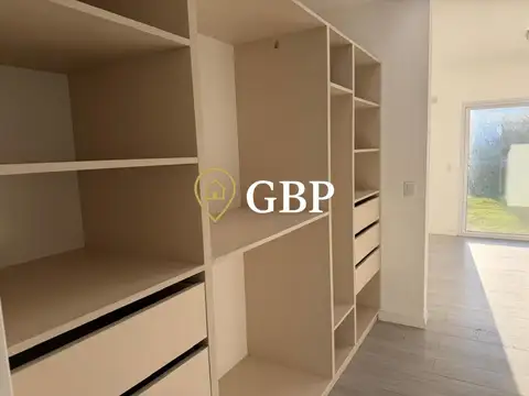 Casa 4 ambientes con 4 baños