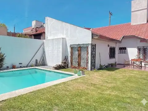 Casa 6 ambientes con 3 baños