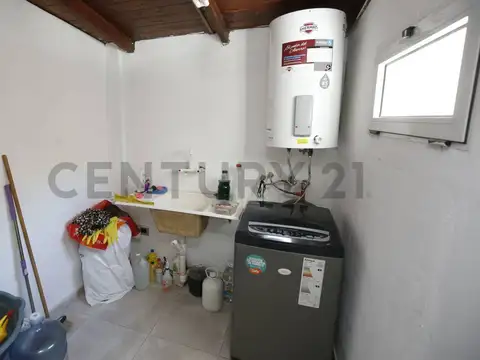 Casa 4 ambientes con 1 baño
