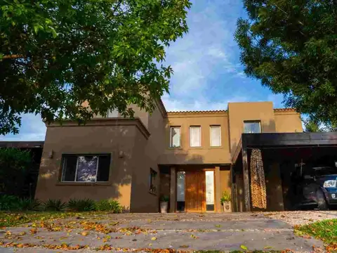 CASA EN VENTA SAN SEBASTIAN