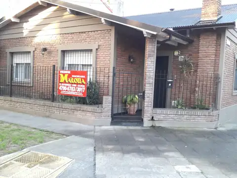 Chalet vivienda y dpto..todo ideal dos familias, o estudio, escritorio u oficina