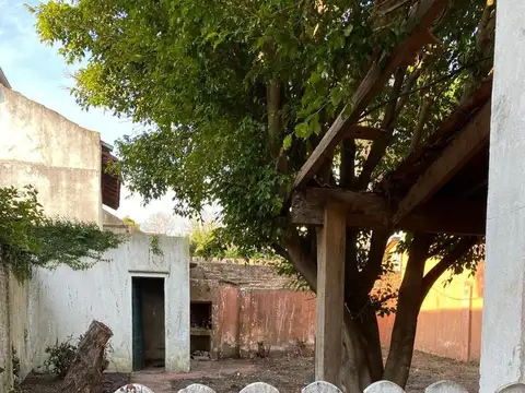Lote en Venta en Olivos Lote propio de 10x28 Apto dúplex (3 unidades) Fot 1 Fos 0.6 Zonificación R2