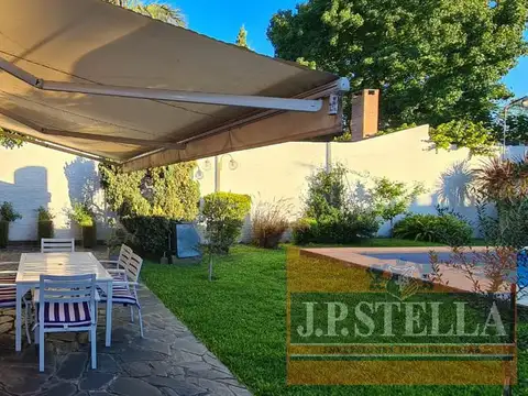 Casa en Venta con 3 cocheras