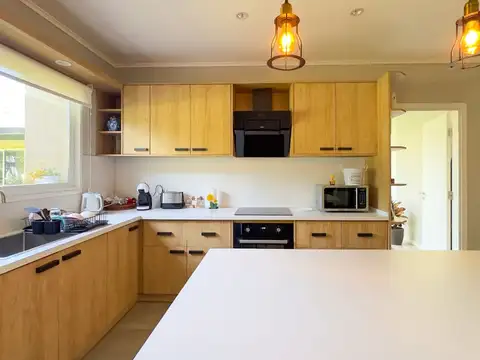 Casa en Venta con 4 cocheras