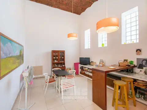 Depto Tipo Casa en Venta 80 años