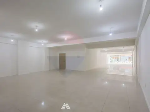 VENTA LOCAL COMERCIAL SOBRE 18 DE JULIO, CORDÓN