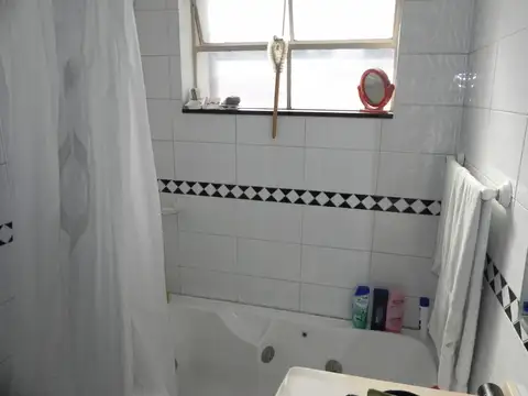 Depto Tipo Casa en Venta 40 años