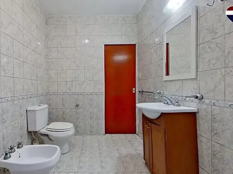 VENTA CASA MULTIFAMILIAR 7 AMB SARANDI