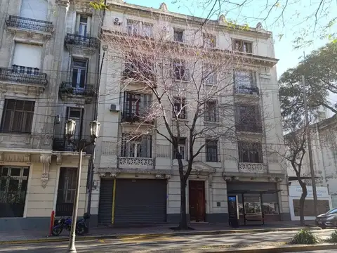 Avenida Caseros 900