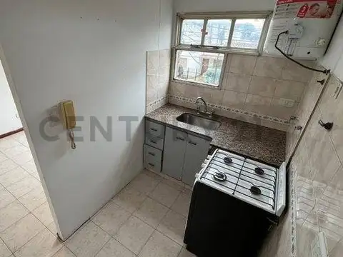 Venta departamento 2 ambientes c/balcón Caseros