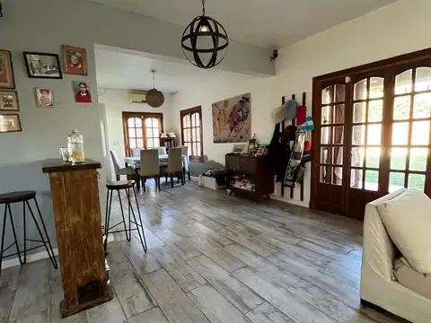 Casa 3 ambientes con 2 baños