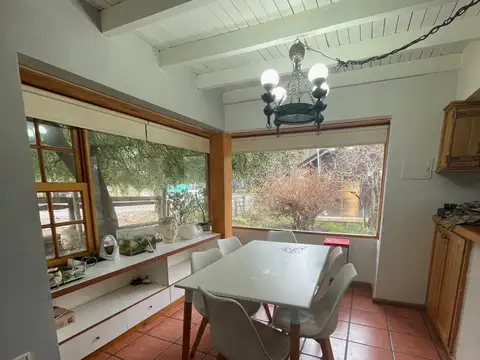Casa en Alquiler con 1 cochera