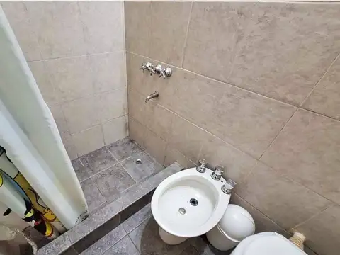 VENTA PH 2 AMBIENTES MAS ESCRITORIO CASTELAR NORTE