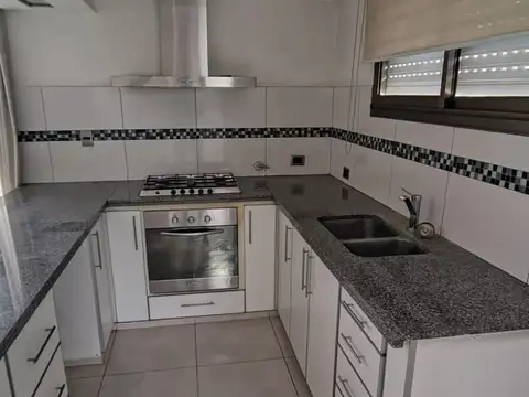Casa en Alquiler de 3 dormitorios