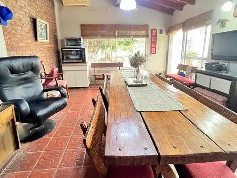 Casa en Venta con 5 cocheras