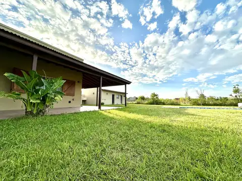 Venta Casa quinta con piscina, 1 habitación   dependencia Barrio Del Carmen - Lobos