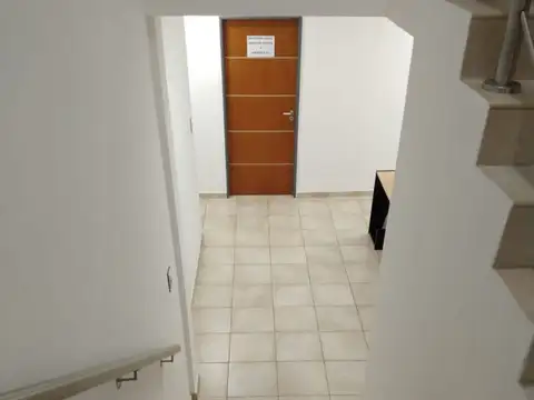 OFICINAS + DEPOSITO  CON GARAGE ESCUCHA OFERTA