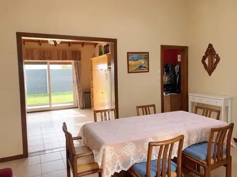 Casa 3 ambientes con 2 baños