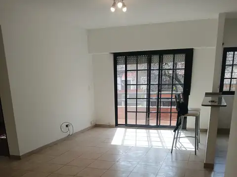 MERCEDES 2700, Piso 1