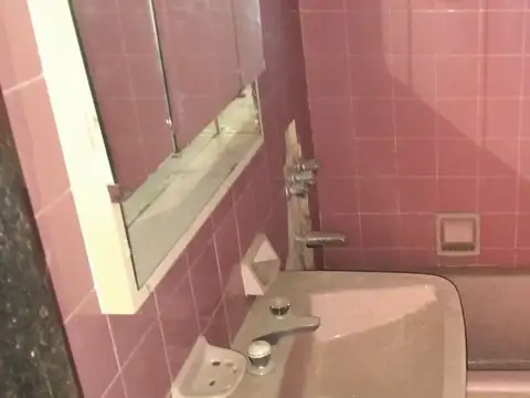 Casa 6 ambientes con 2 baños