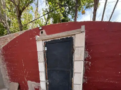 Casa 12 ambientes con 4 baños