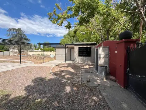 Casa en Venta con 3 cocheras