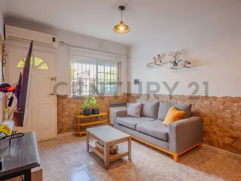 SE VENDE DUPLEX 3 AMB CON COCHERA Y PATIO APTO CREDITO-PERMUTA